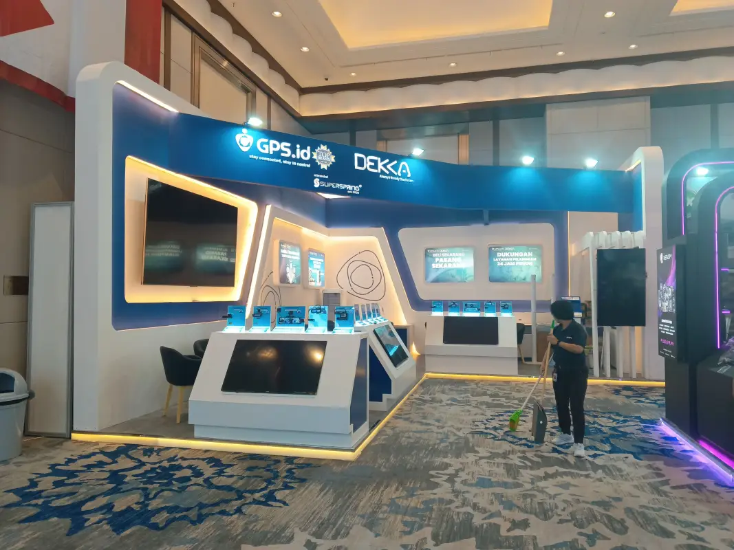 SUPERSPRING SPECIAL DESIGN BOOTH - Project Gallery Image